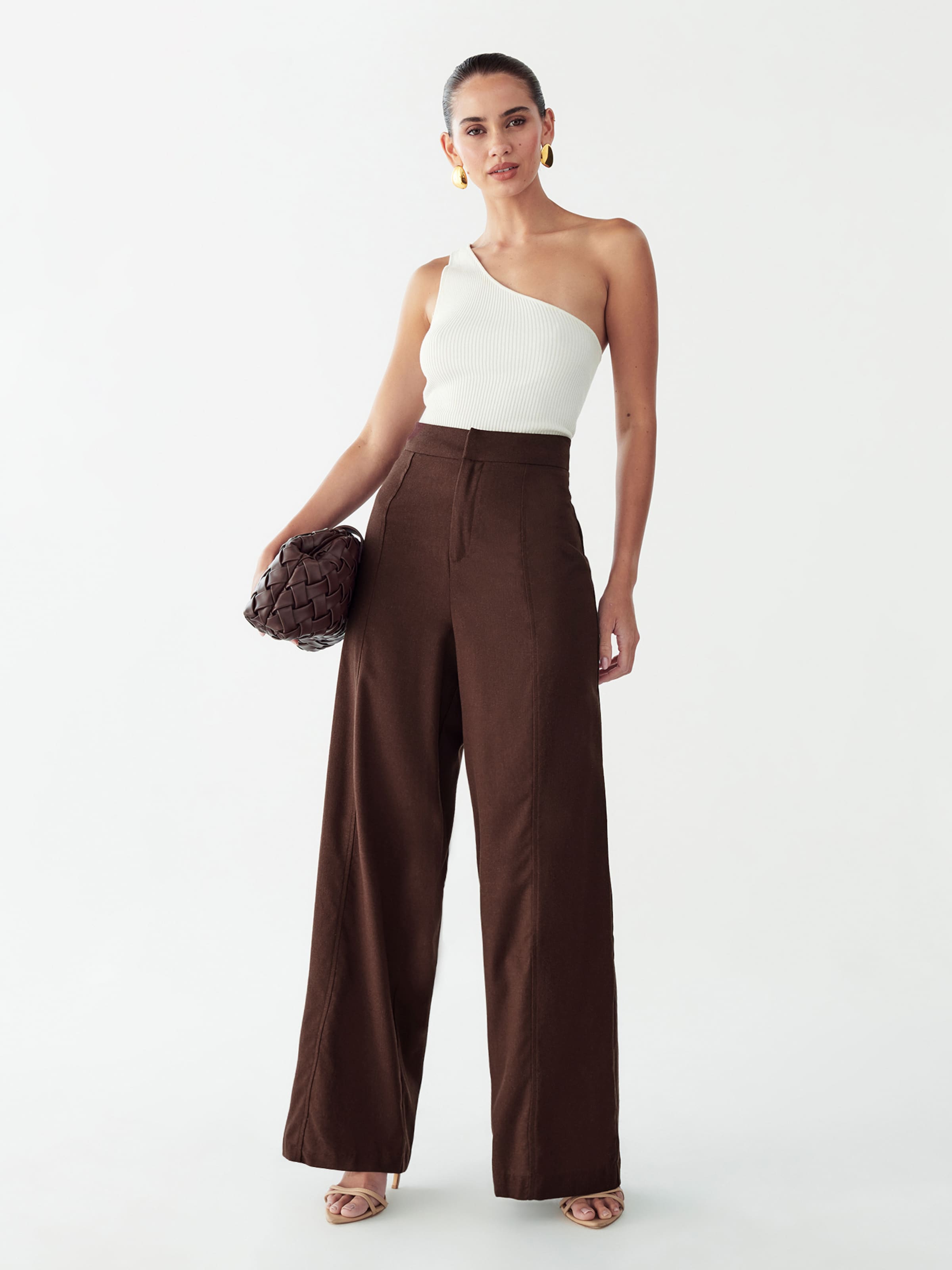 Willa Широкие брюки 'Dayton' в коричневом цвете
Willa Широкие брюки 'Dayton' в коричневом цвете