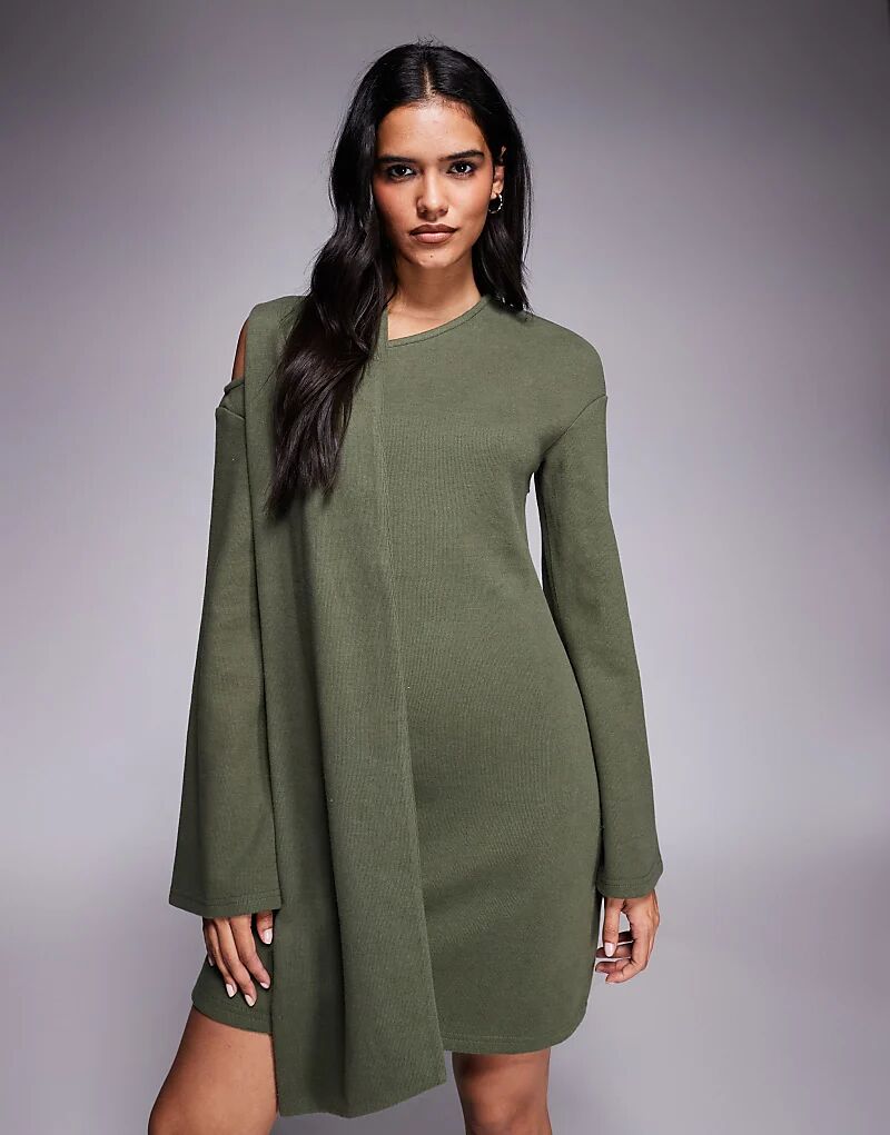 Супермягкое мини-платье цвета хаки с косой шеей и шарфом от ASOS DESIGN
Супермягкое мини-платье цвета хаки с косой шеей и шарфом от ASOS DESIGN
