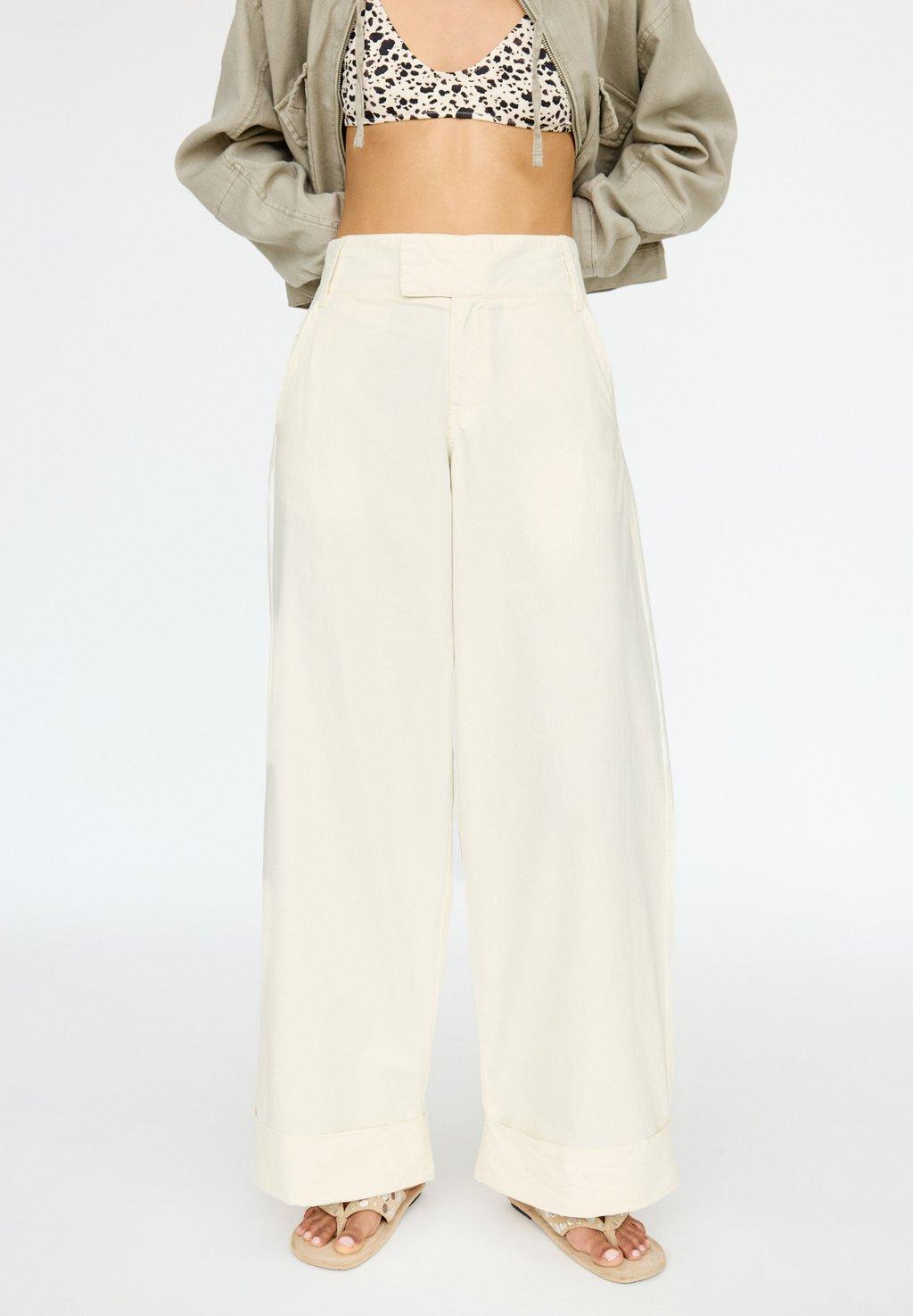 Брюки WIDE-LEG PULL&BEAR, белый
Брюки WIDE-LEG PULL&BEAR, белый