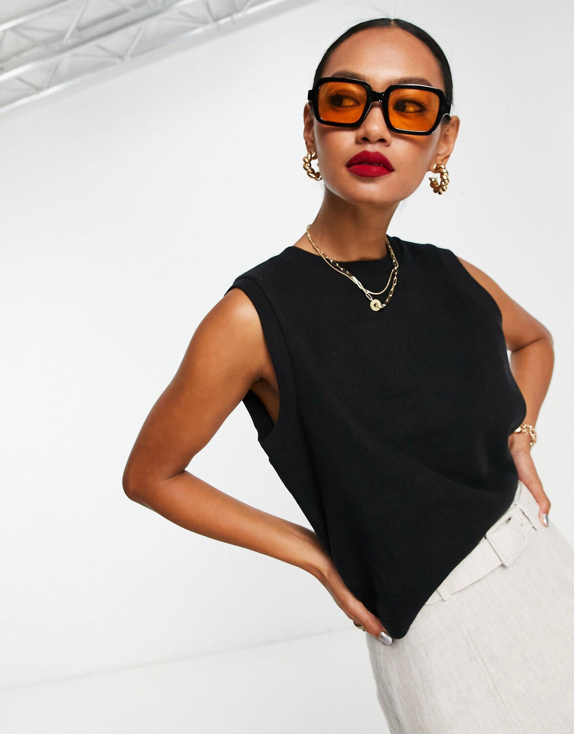 Супермягкая майка черного цвета ASOS DESIGN
Супермягкая майка черного цвета ASOS DESIGN