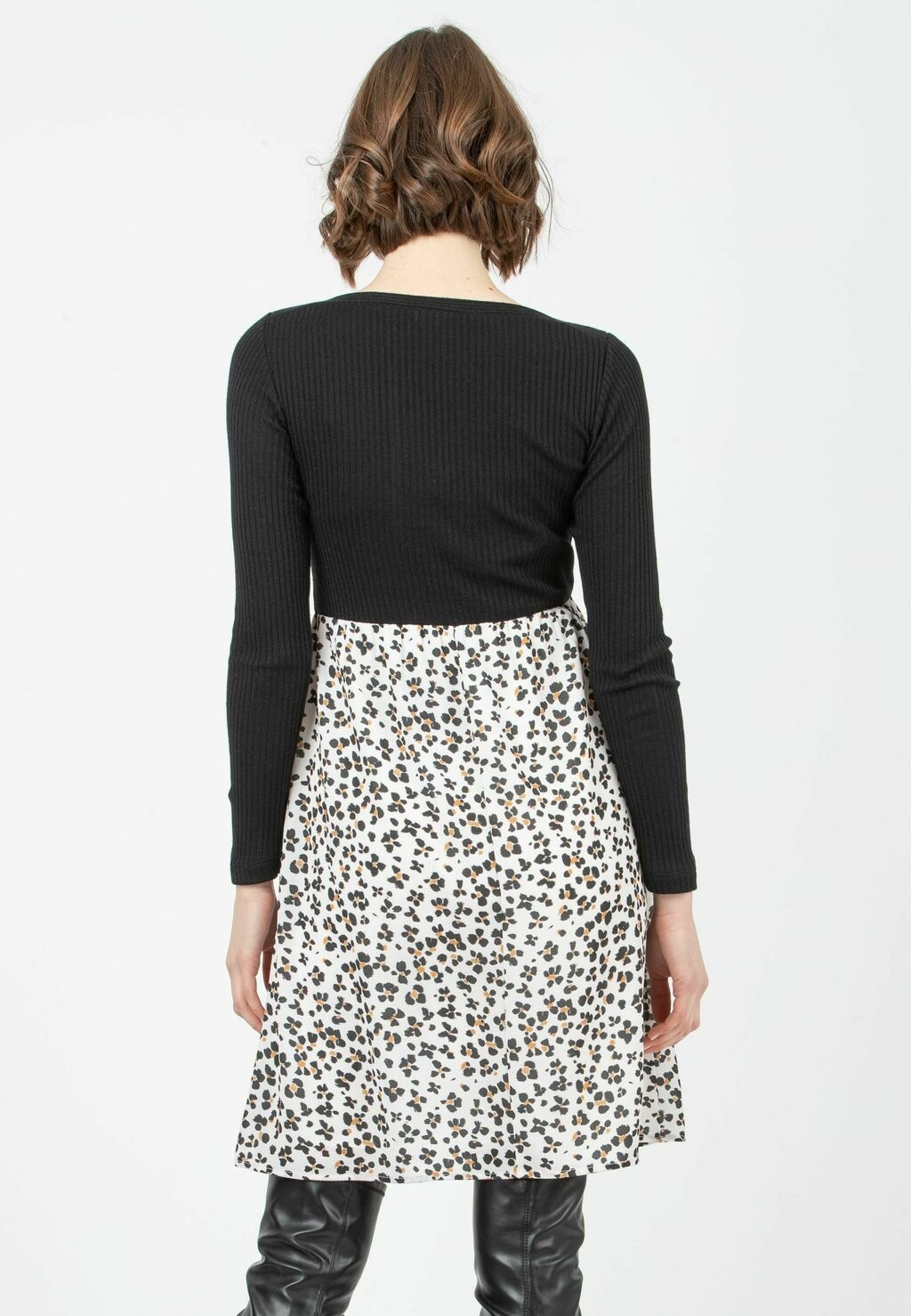 Дневное платье BENEDETTA, PRINTED Attesa Maternity, бежевый 
Дневное платье BENEDETTA, PRINTED Attesa Maternity, бежевый