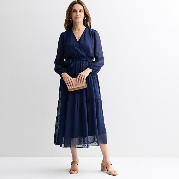 Женское длинное платье с длинными рукавами и запахом Robbie Bee
Женское длинное платье с длинными рукавами и запахом Robbie Bee