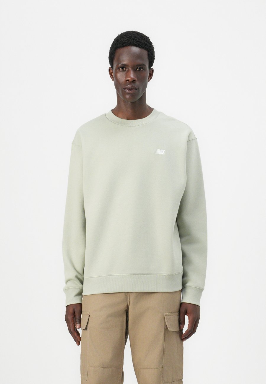 Толстовка New Balance SPORT ESSENTIALS CREW UNISEX, Green/Khaki
Толстовка New Balance SPORT ESSENTIALS CREW UNISEX, Green/Khaki