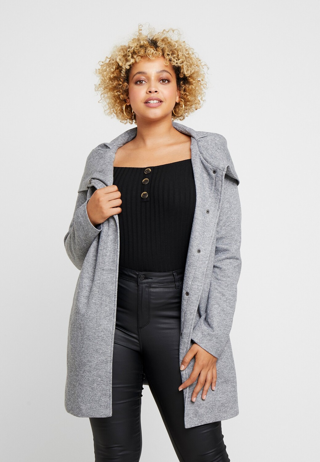 Пальто короткое ONLY Carmakoma, серый
Пальто короткое ONLY Carmakoma, серый