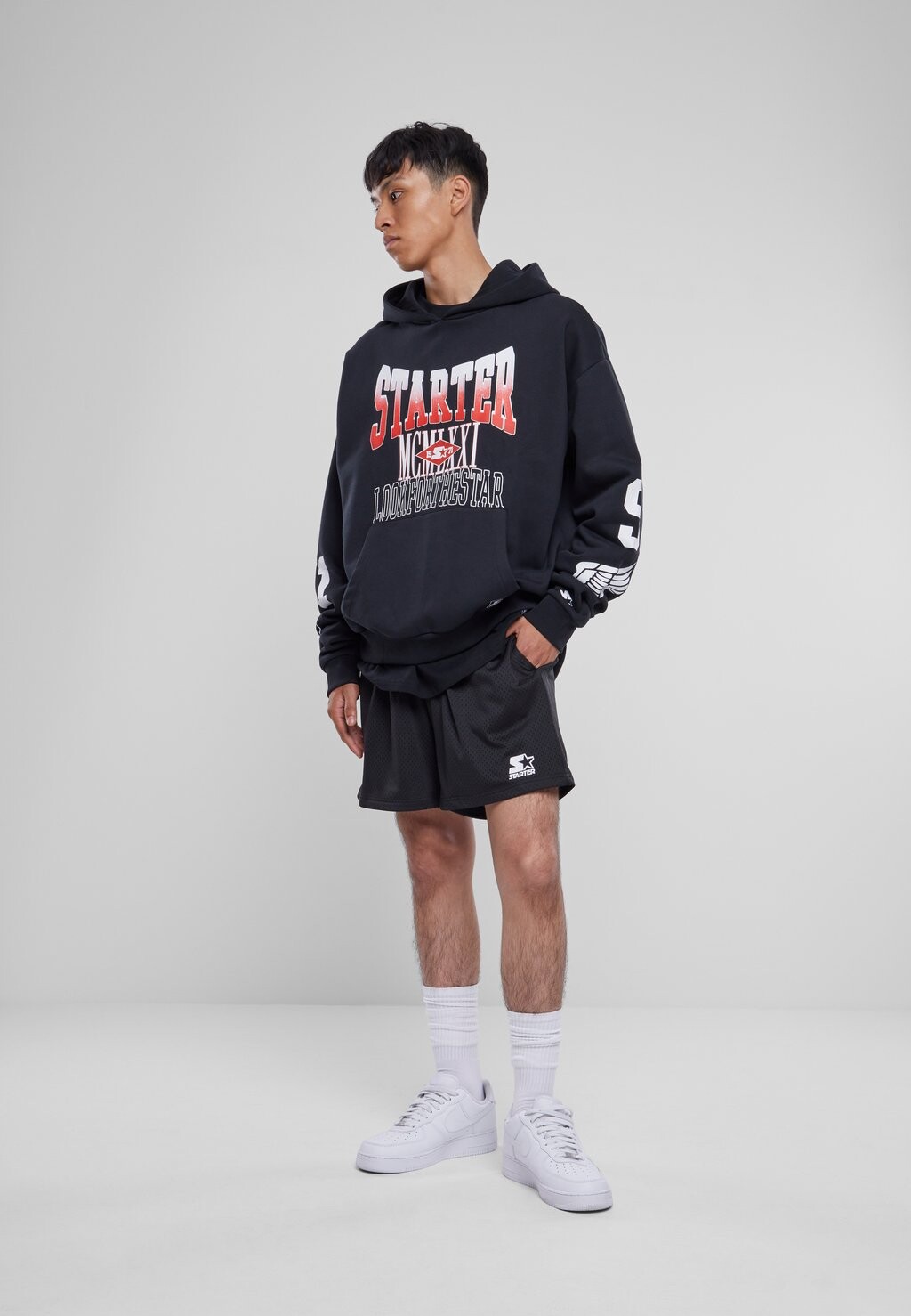 Свитер с капюшоном Starter, черный
Свитер с капюшоном Starter, черный