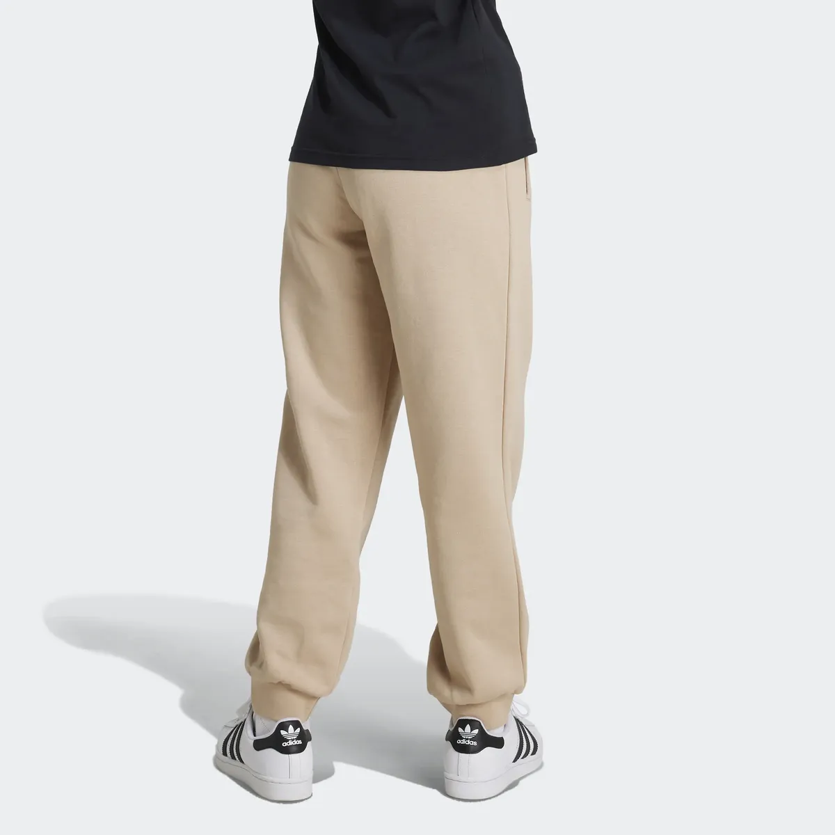 Спортивные брюки Adidas Originals "BOYFRIEND PANTS" (1 шт.), бежевый 
Спортивные брюки Adidas Originals "BOYFRIEND PANTS" (1 шт.), бежевый