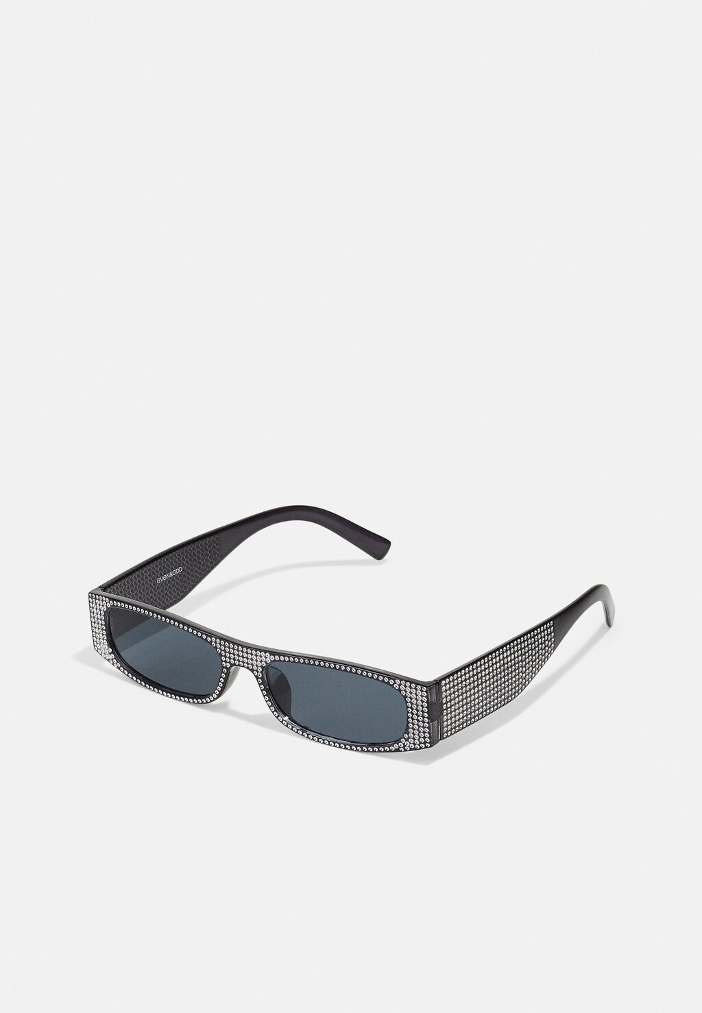 Солнцезащитные очки Even&Odd, черные
Солнцезащитные очки Even&Odd, черные