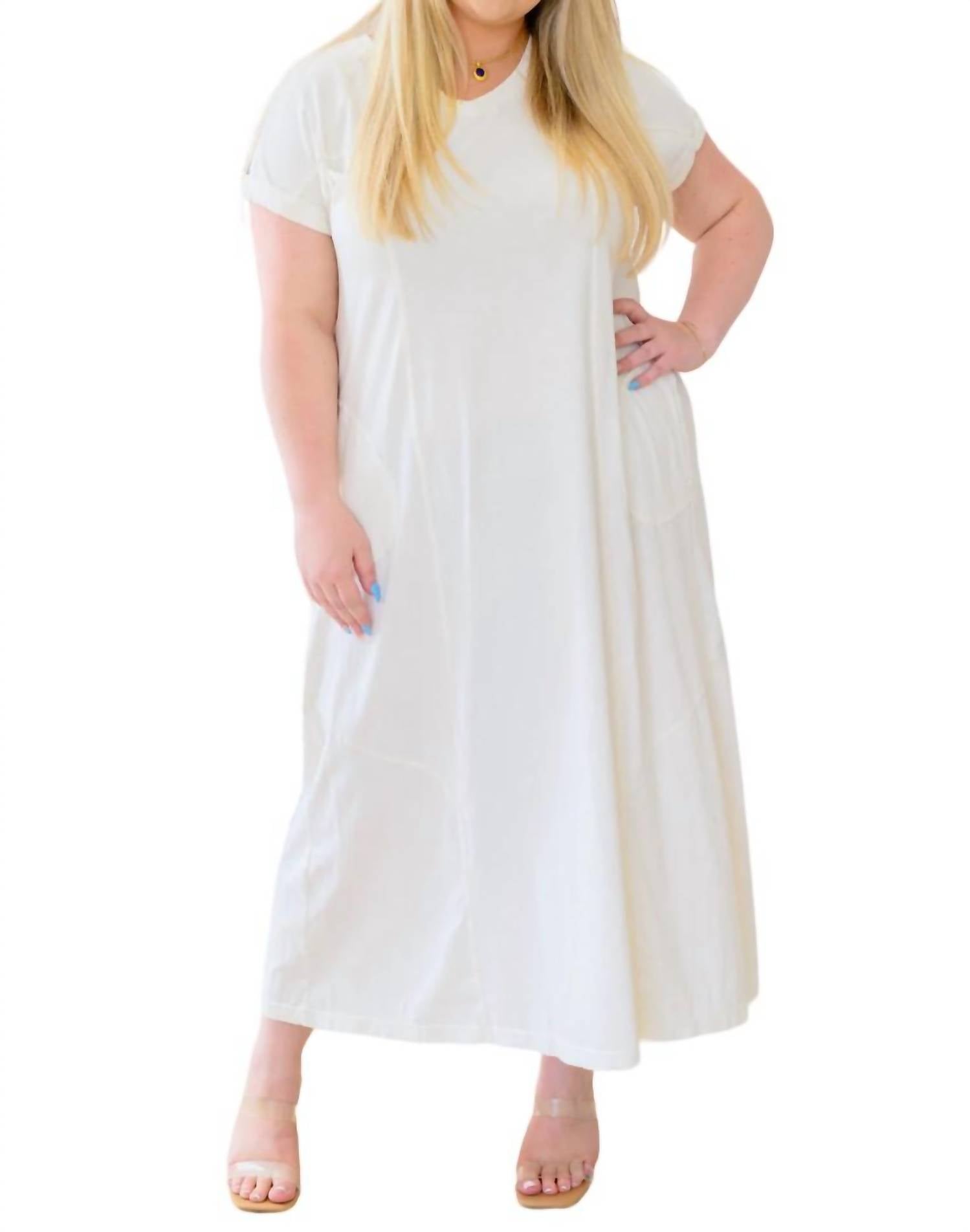 Современное морское платье-макси в белом цвете RAE MODE 
Современное морское платье-макси в белом цвете RAE MODE