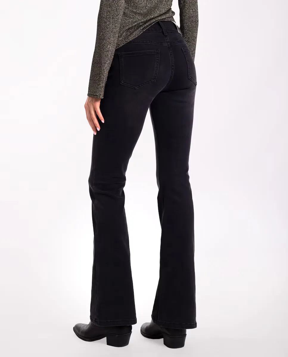 Женские прямые расклешенные джинсы средней посадки The-Are, черный
Женские прямые расклешенные джинсы средней посадки The-Are, черный