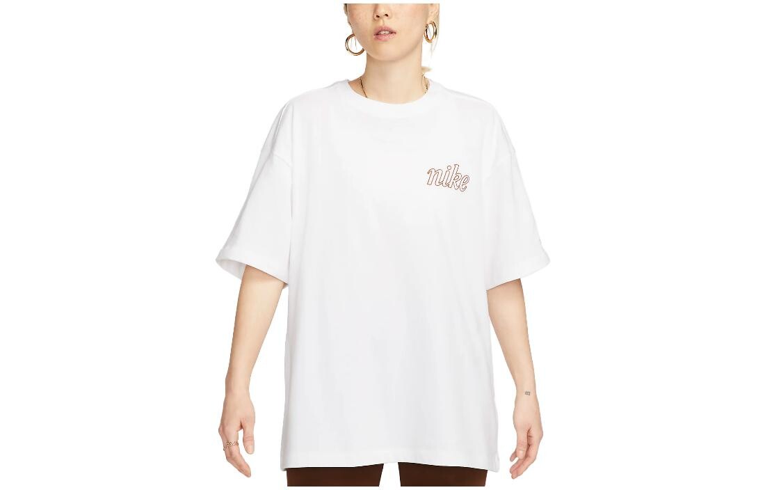 Футболка женская белая Nike
Футболка женская белая Nike