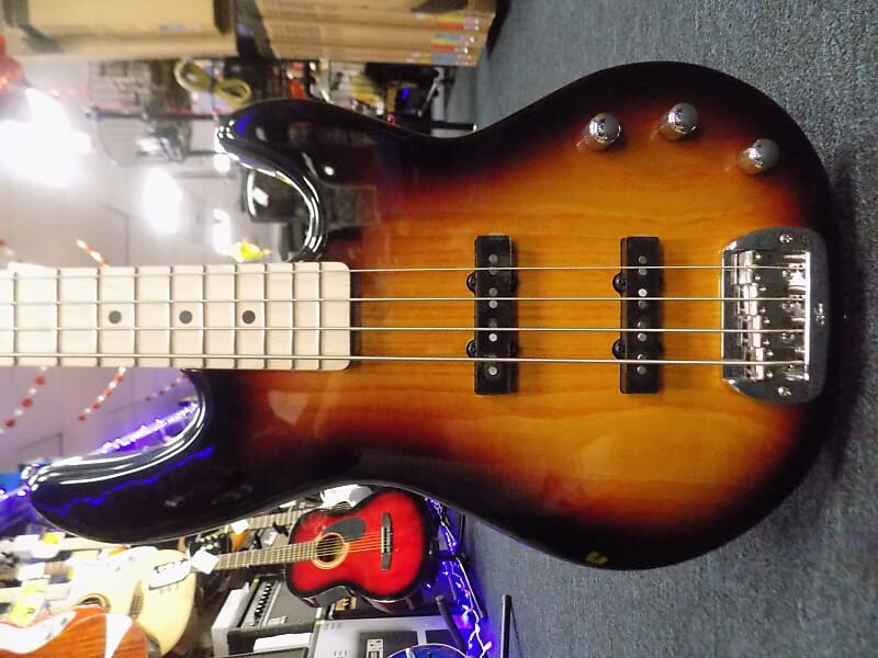Басс гитара G&L Tribute JB-2 4 String Electric Bass
Басс гитара G&L Tribute JB-2 4 String Electric Bass