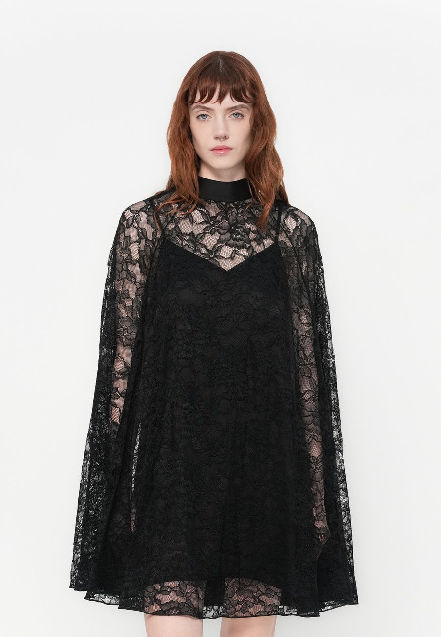 Платье Pinko SCARABEO ABITO , Nero Limousine/Black
Платье Pinko SCARABEO ABITO , Nero Limousine/Black