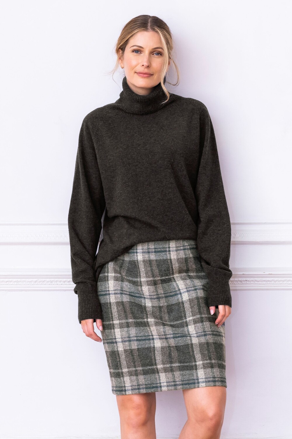 Серый Джилонг с нежным кроем и водолазкой Celtic & Co. , серый
Серый Джилонг с нежным кроем и водолазкой Celtic & Co. , серый