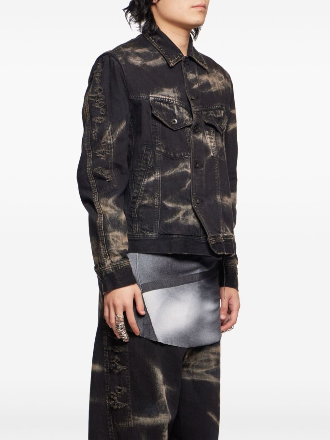 Julius джинсовая куртка из выбеленной ткани, черный
Julius джинсовая куртка из выбеленной ткани, черный