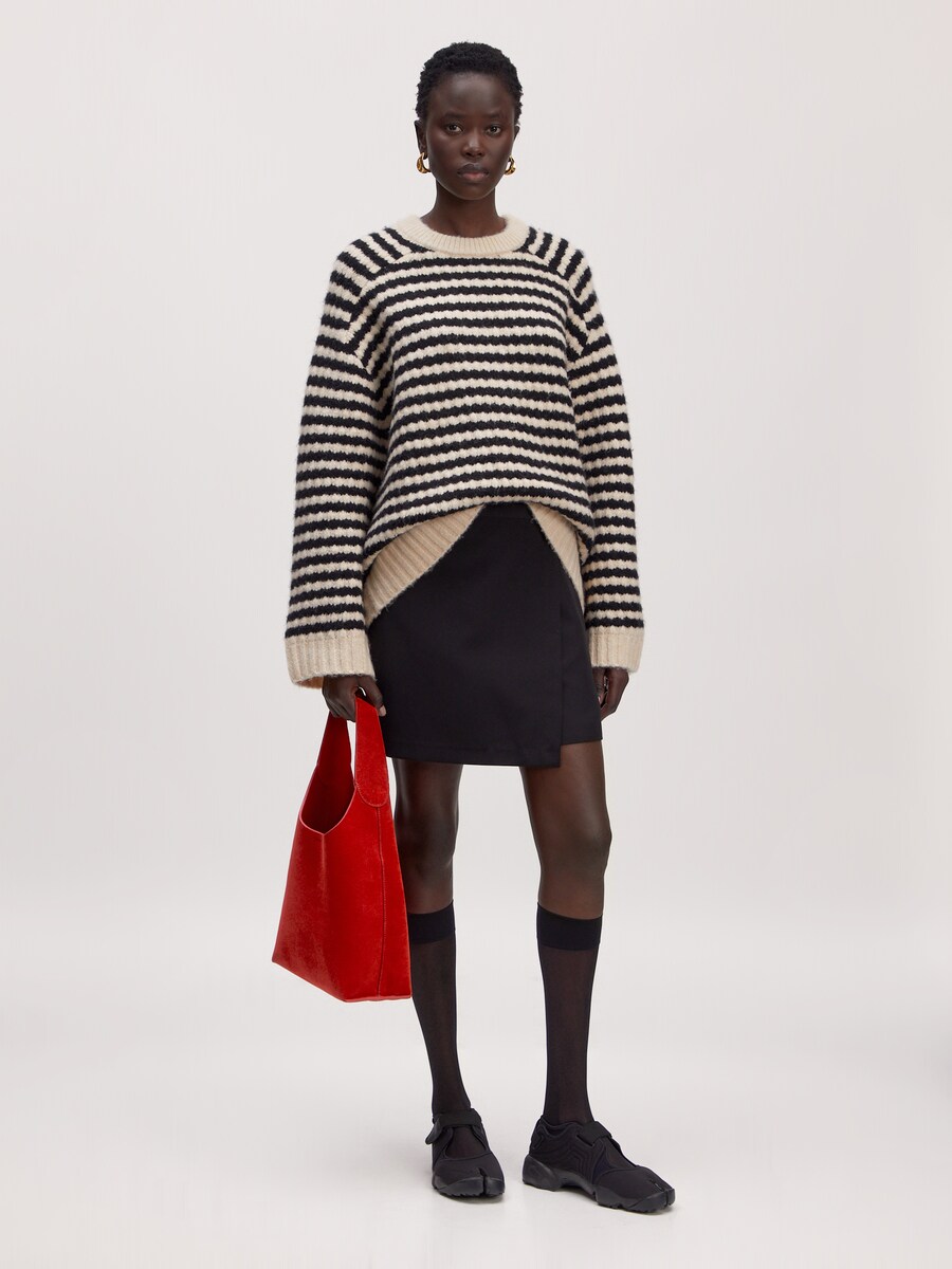 Свитер EDITED Lennon, черный/белый
Свитер EDITED Lennon, черный/белый