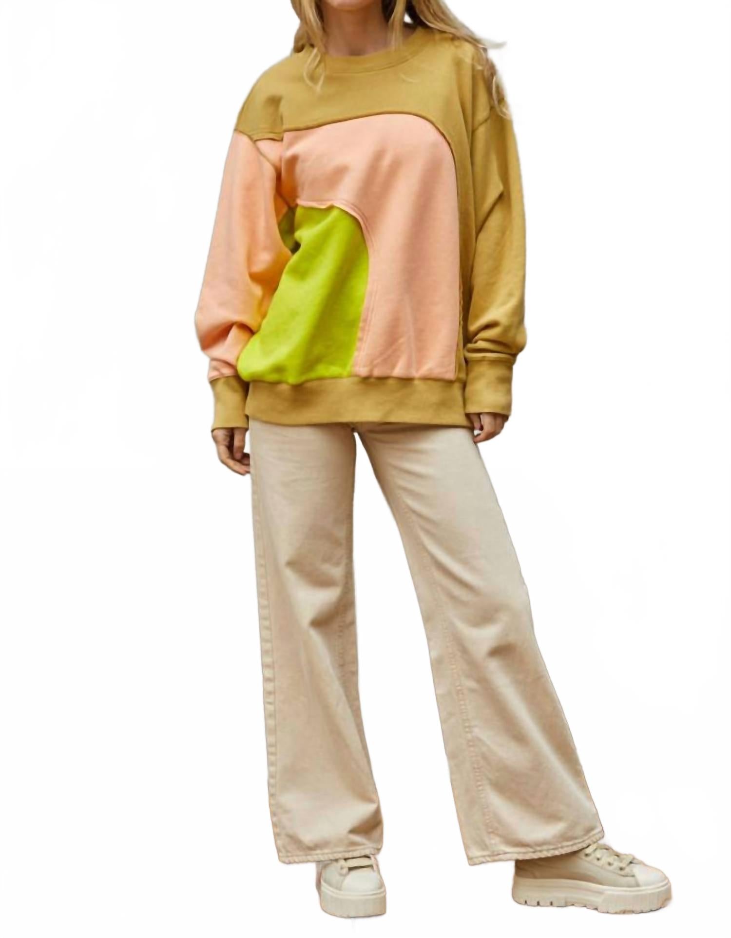 Коралловый свитер с капюшоном By Together
Коралловый свитер с капюшоном By Together