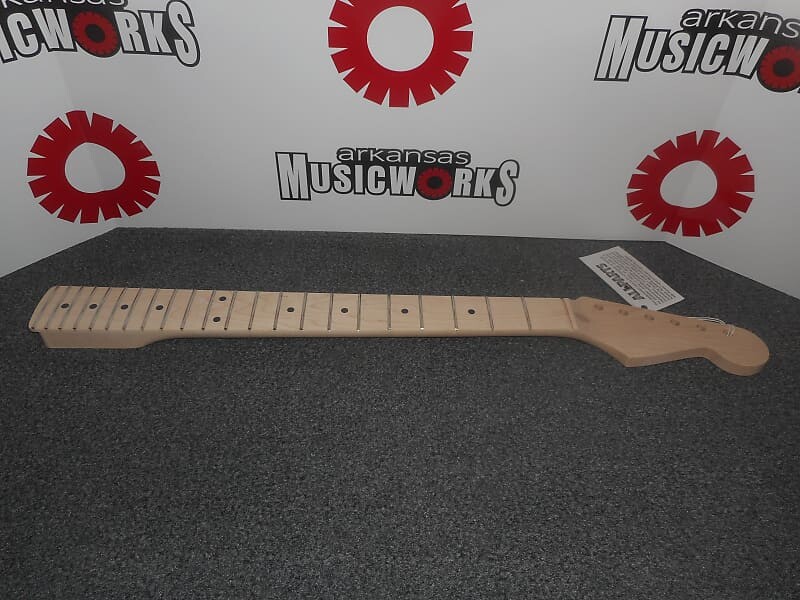 Лицензионный гриф Allparts Fender для Stratocaster, 22 лада, цельный клен - #SMO
Лицензионный гриф Allparts Fender для Stratocaster, 22 лада, цельный клен - #SMO