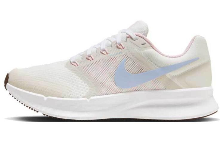 Женские беговые кроссовки Nike Run Swift 3
Женские беговые кроссовки Nike Run Swift 3