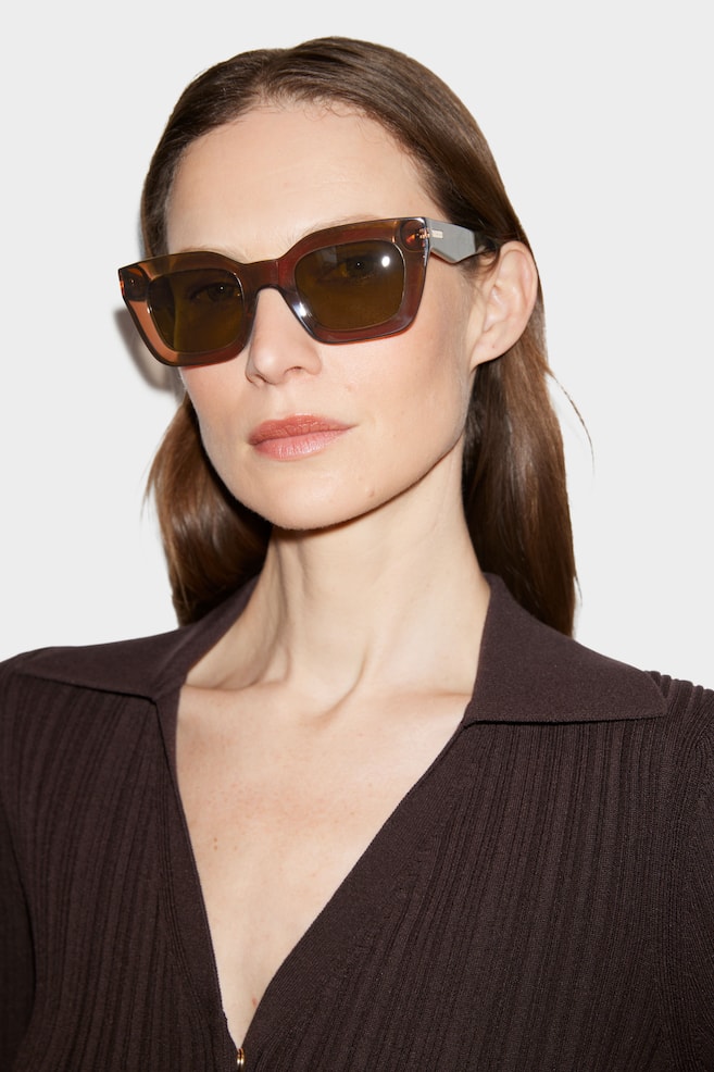 Прямоугольные солнцезащитные очки из ацетата & Other Stories, коричневый
Прямоугольные солнцезащитные очки из ацетата & Other Stories, коричневый