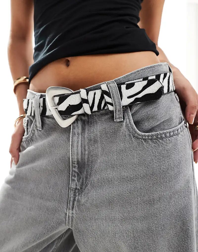 Ремень с принтом зебры от My Accessories
Ремень с принтом зебры от My Accessories