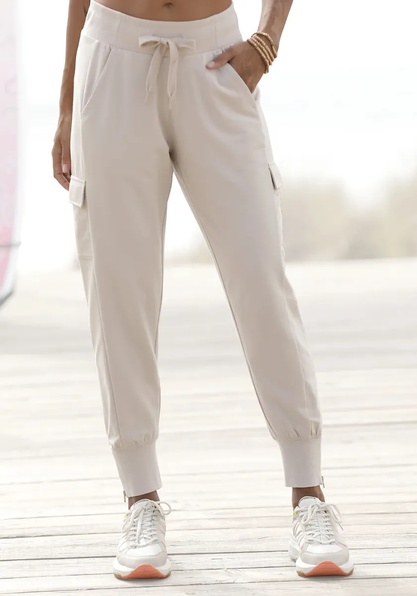 Спортивные брюки Venice Beach с боковыми карманами на штанинах, брюки-карго, спортивные штаны, бежевый
Спортивные брюки Venice Beach с боковыми карманами на штанинах, брюки-карго, спортивные штаны, бежевый