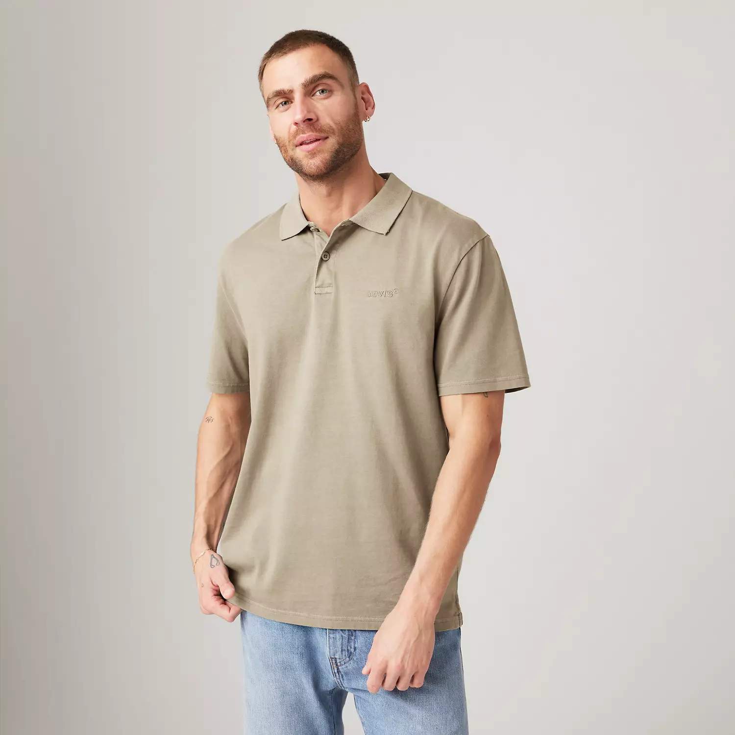 Настоящая рубашка поло Levi's, цвет Vintage Khaki - White
Настоящая рубашка поло Levi's, цвет Vintage Khaki - White