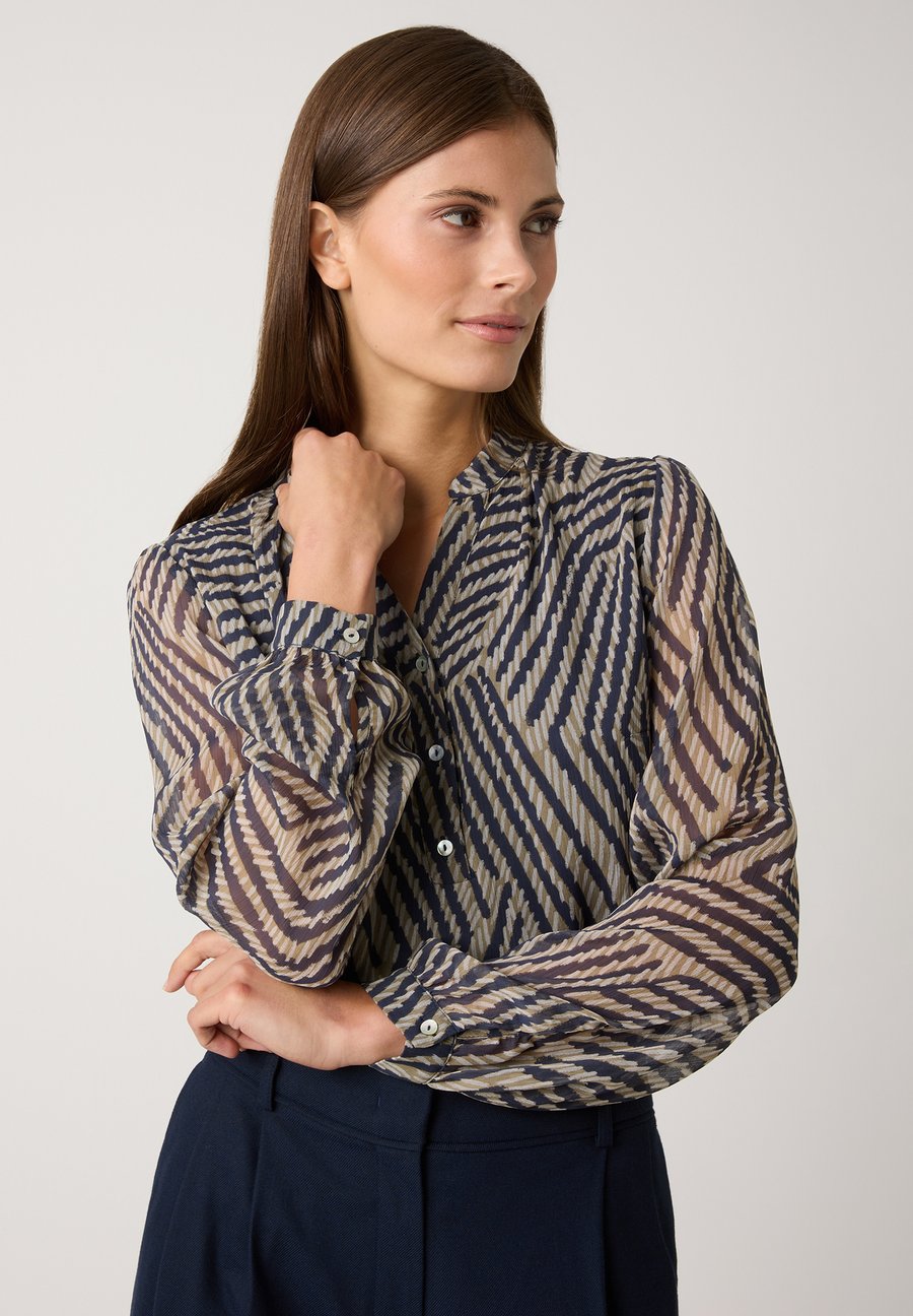 Блуза More & More Button-down blouse, Khaki Marine/Khaki
Блуза More & More Button-down blouse, Khaki Marine/Khaki