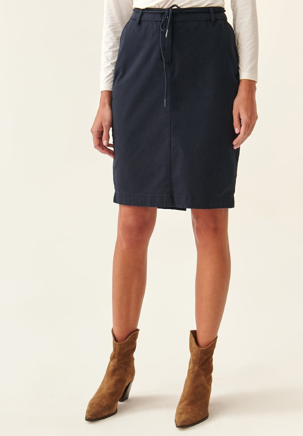 Юбка-карандаш TATUUM, темно-синий
Юбка-карандаш TATUUM, темно-синий