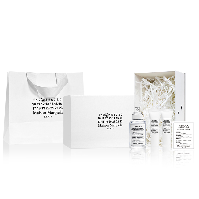 Набор духов Effortless Weekend Limited Eau De Toilette Maison Margiela
Набор духов Effortless Weekend Limited Eau De Toilette Maison Margiela
