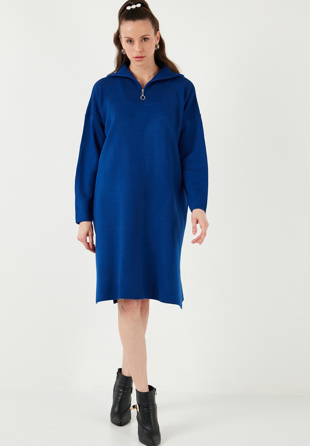 Платье-джемпер LOOSE FIT LELA, синий
Платье-джемпер LOOSE FIT LELA, синий