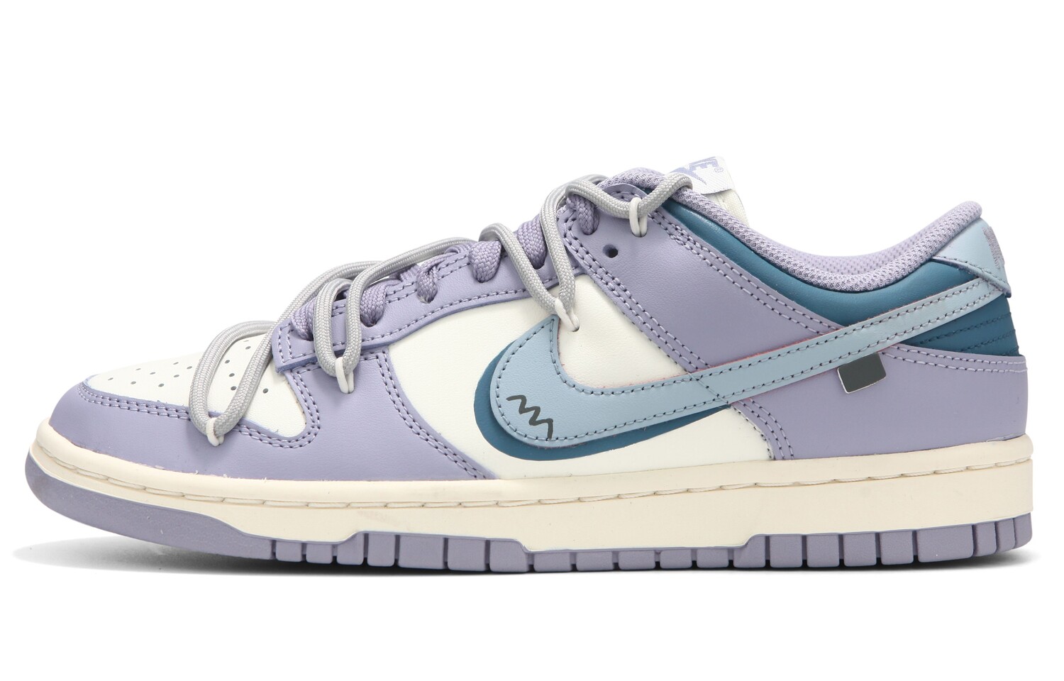 Кроссовки Nike Dunk Skateboarding Shoes Women's Low-top White/Purple, цвет Light Lavender
Кроссовки Nike Dunk Skateboarding Shoes Women's Low-top White/Purple, цвет Light Lavender