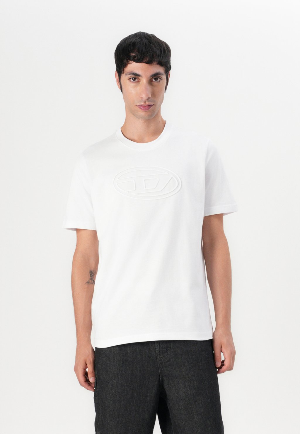 Футболка с принтом ADJUST BIGOVAL Diesel, белый
Футболка с принтом ADJUST BIGOVAL Diesel, белый