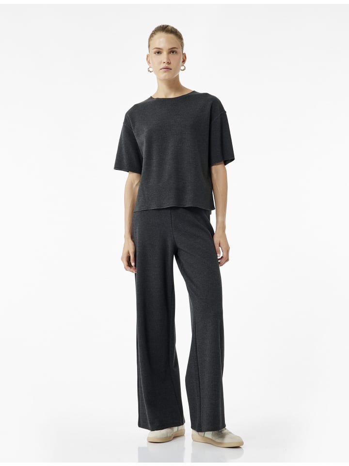 Брюки антрацитового цвета KOTON
Брюки антрацитового цвета KOTON