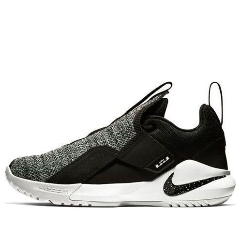 Посол кроссовок 11 Nike, черный
Посол кроссовок 11 Nike, черный