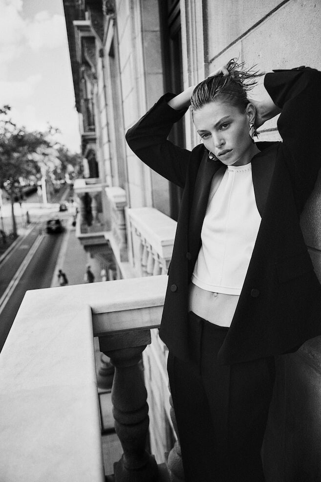 Майка с вышивкой бисером H&M, белый
Майка с вышивкой бисером H&M, белый