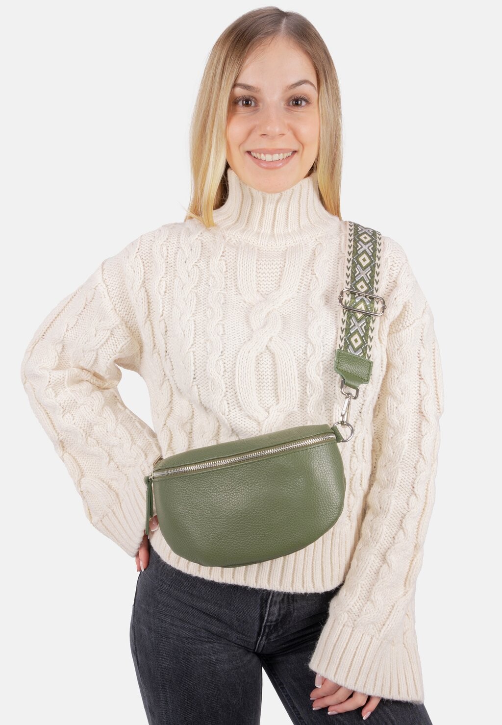 Сумка через плечо HELEN SIZE M Seasons Of April, цвет olivgrün
Сумка через плечо HELEN SIZE M Seasons Of April, цвет olivgrün