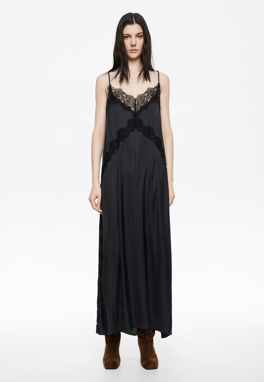 Платье Bimba Y Lola Maxi dress, Marino Oscuro/Dark Blue
Платье Bimba Y Lola Maxi dress, Marino Oscuro/Dark Blue