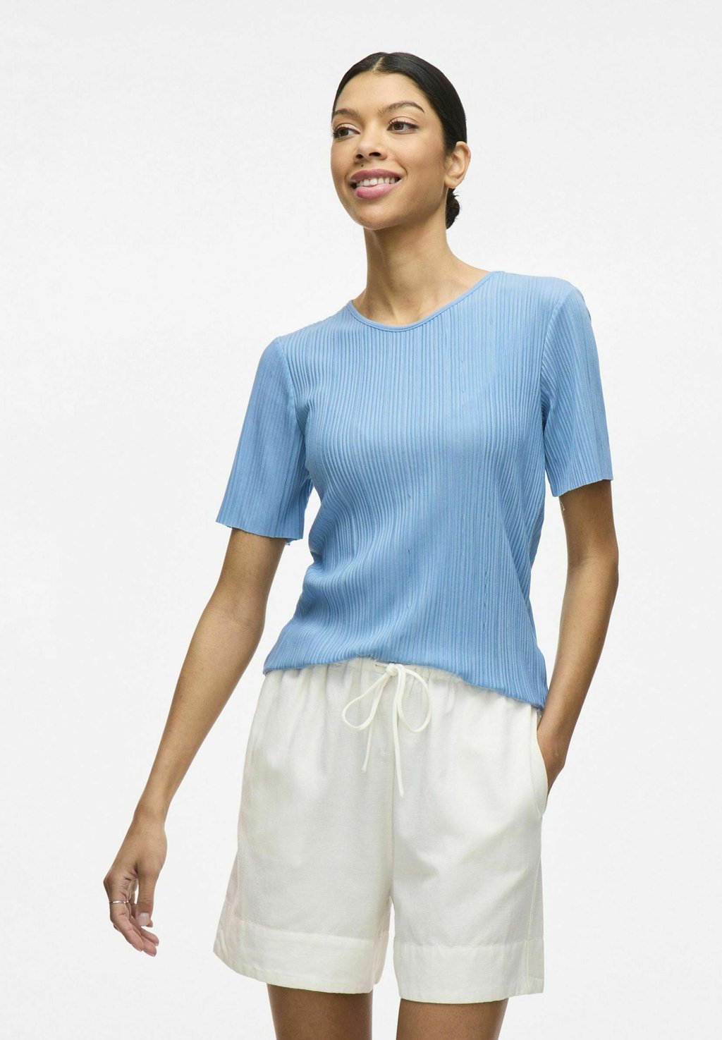 Базовая футболка MIT KURZEN ÄRMELN VILA, синий
Базовая футболка MIT KURZEN ÄRMELN VILA, синий