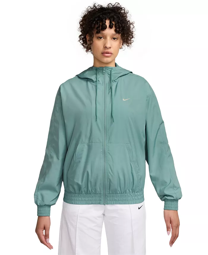 Женская спортивная классическая куртка с капюшоном и застежкой-молнией спереди Nike, черный
Женская спортивная классическая куртка с капюшоном и застежкой-молнией спереди Nike, черный