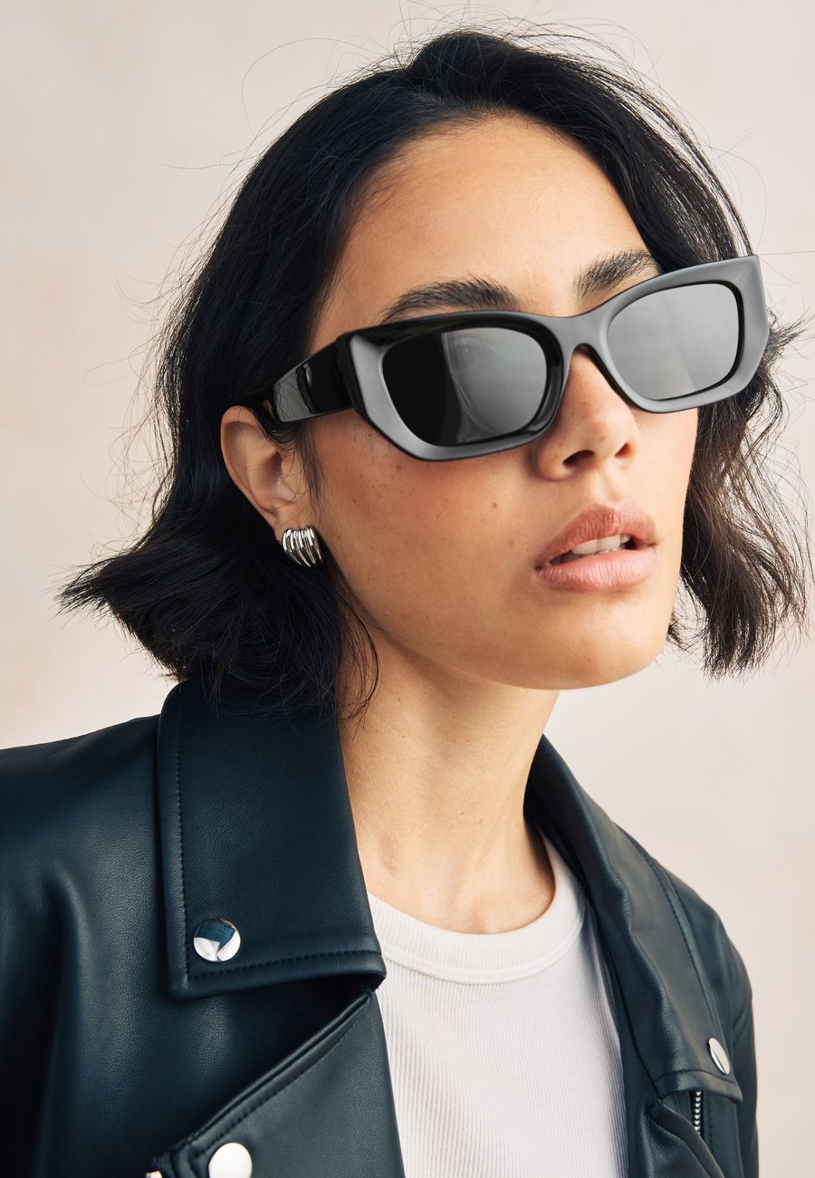 Солнцезащитные очки Next SQUARE, Black
Солнцезащитные очки Next SQUARE, Black