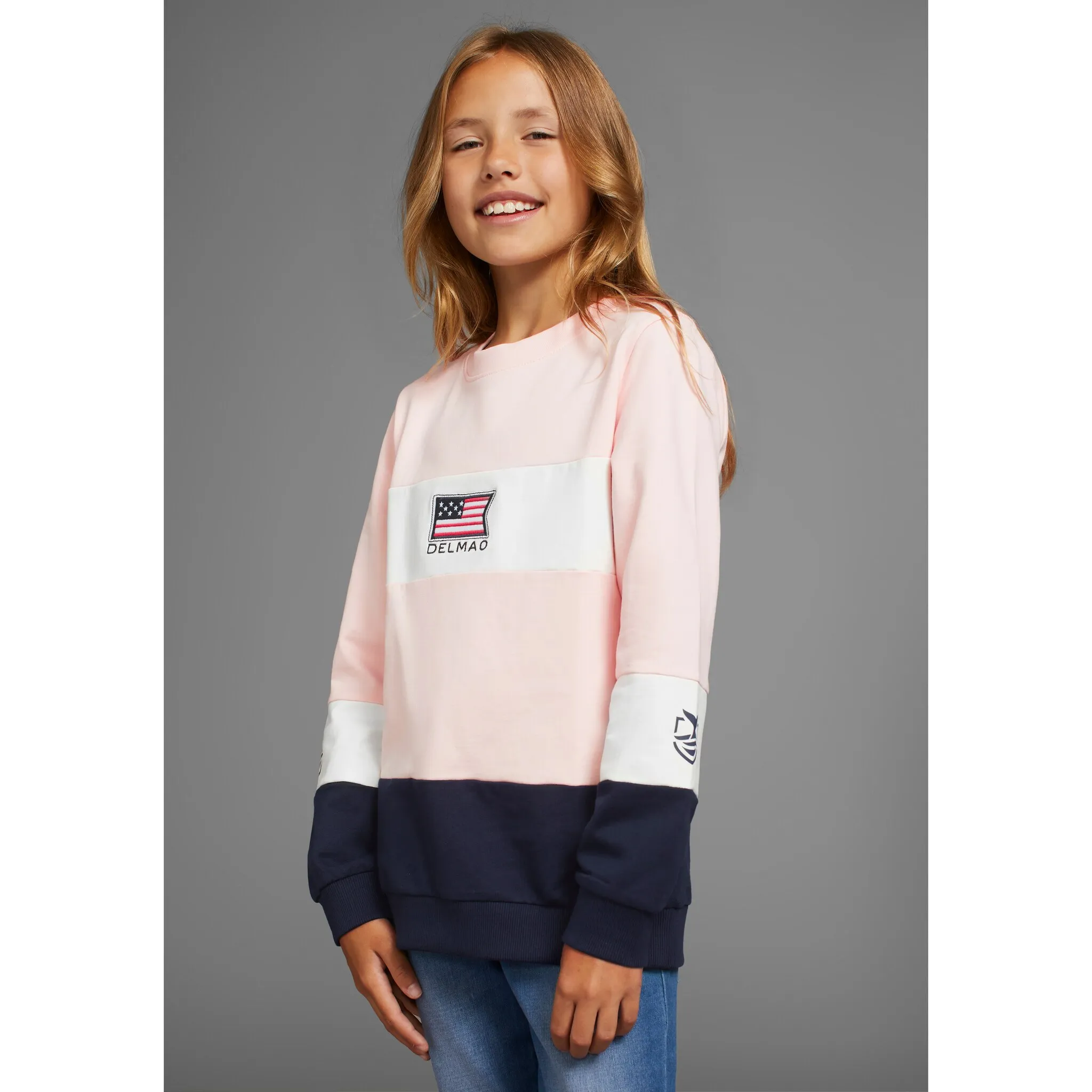 Толстовка DELMAO «колорблок свитшот» с вышивкой логотипа для девочек, цвет rosa-gestreift
Толстовка DELMAO «колорблок свитшот» с вышивкой логотипа для девочек, цвет rosa-gestreift