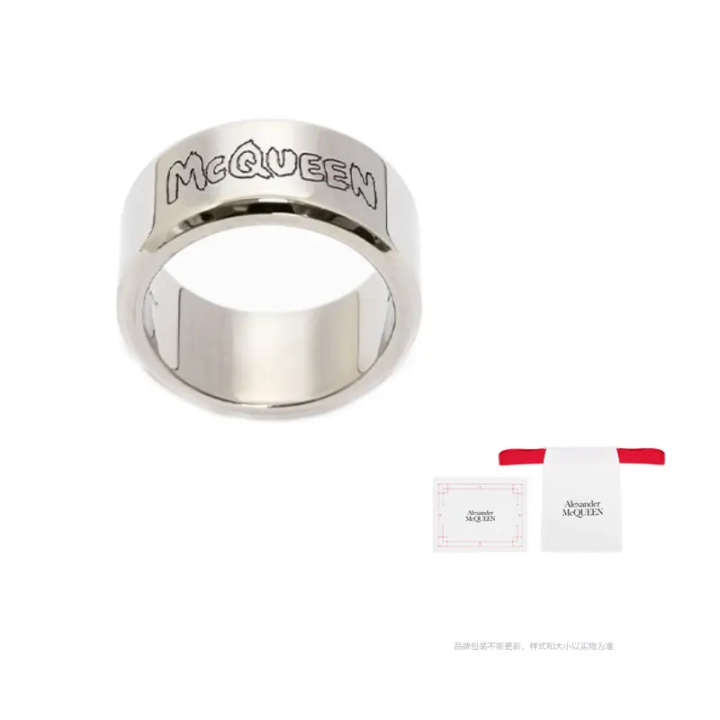 Кольцо с гравировкой логотипа Graffiti Alexander McQueen
Кольцо с гравировкой логотипа Graffiti Alexander McQueen