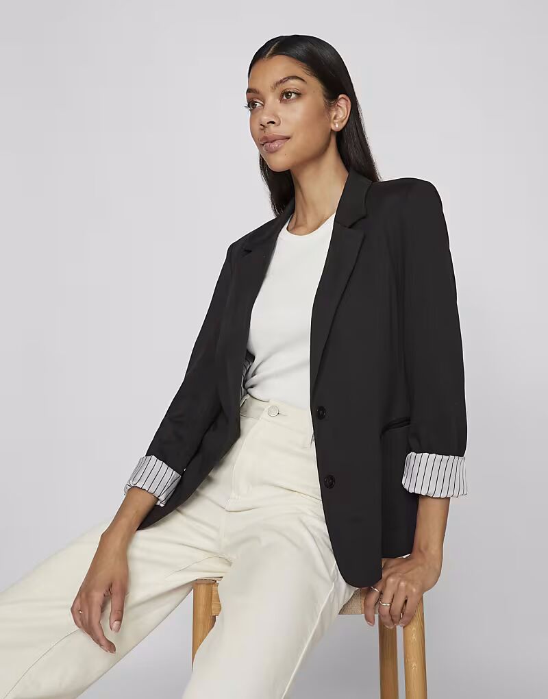 Vila Blazer черного цвета
Vila Blazer черного цвета