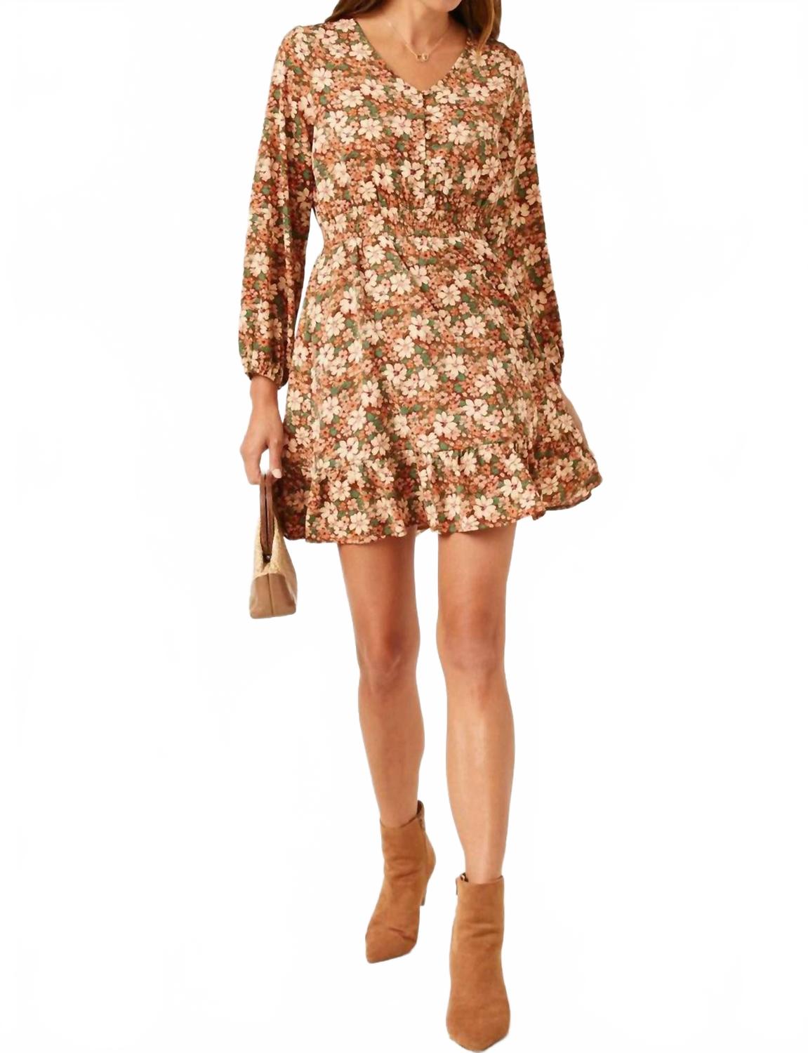 Бежевое платье с цветочным принтом и застежкой на пуговицах Hayden LA
Бежевое платье с цветочным принтом и застежкой на пуговицах Hayden LA