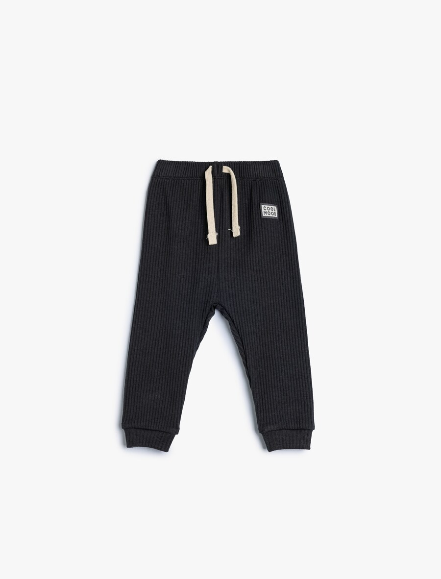 Зауженные брюки Koton, черный
Зауженные брюки Koton, черный