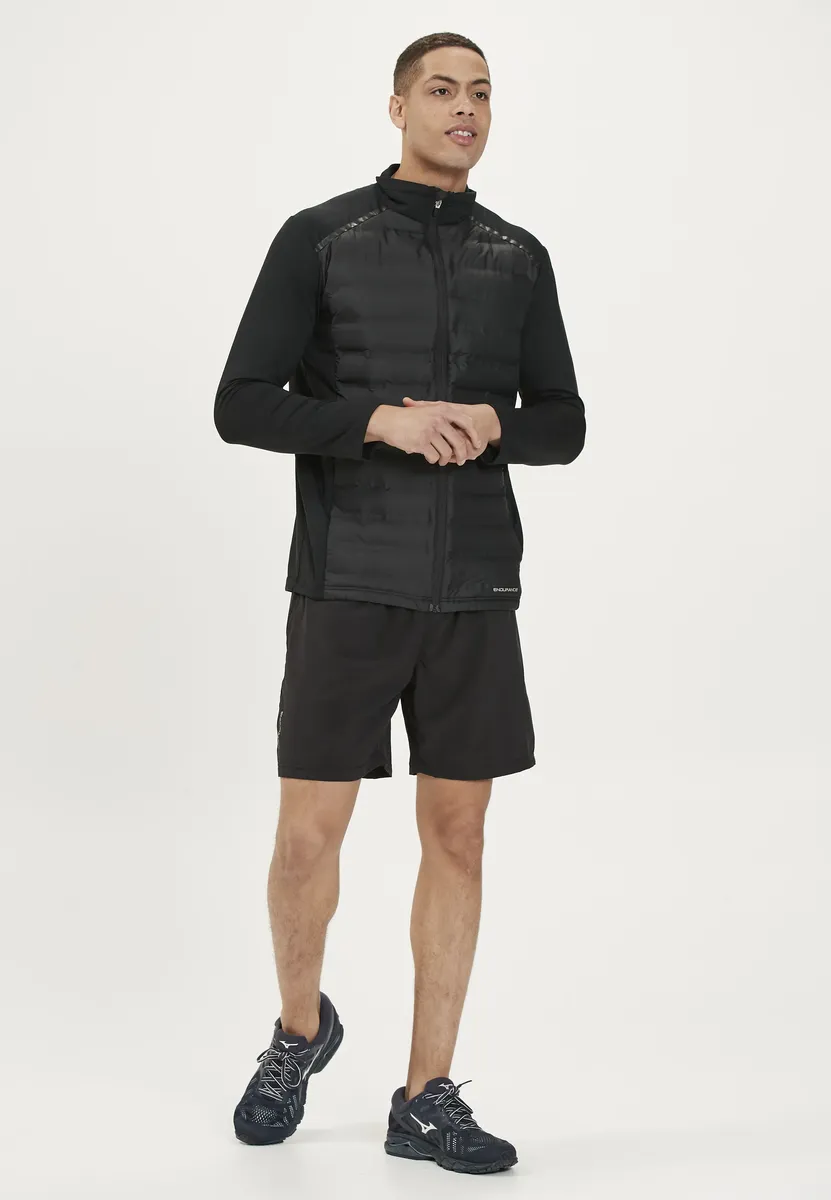 Беговая куртка ENDURANCE "MIDAN", с теплыми стегаными вставками, черный
Беговая куртка ENDURANCE "MIDAN", с теплыми стегаными вставками, черный