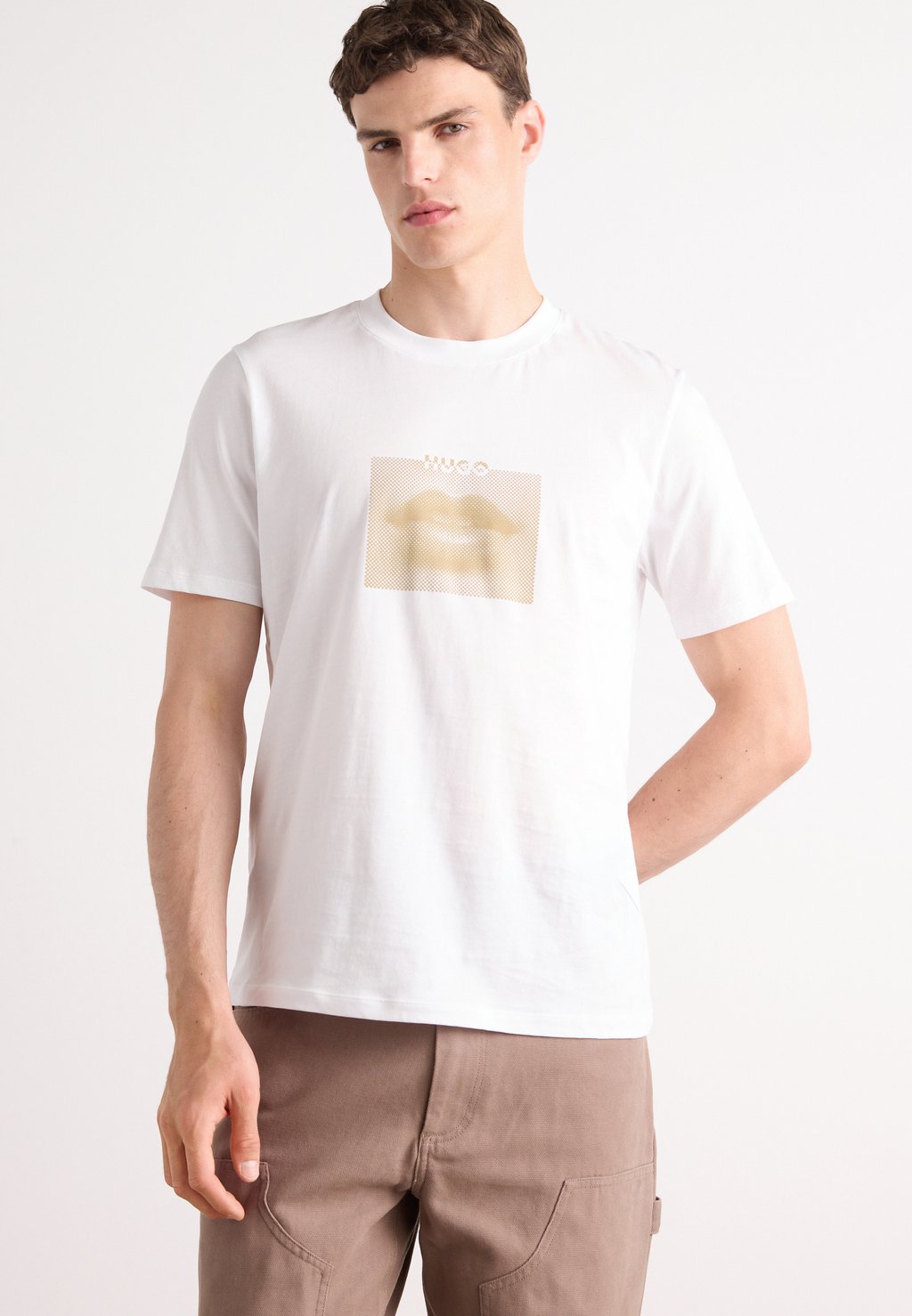 Футболка с принтом DETERNI HUGO, белый
Футболка с принтом DETERNI HUGO, белый