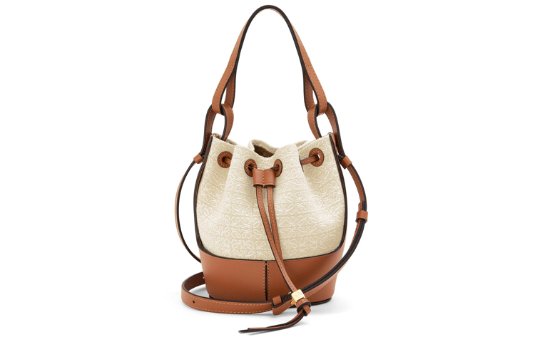 Воздушная сумка LOEWE
Воздушная сумка LOEWE