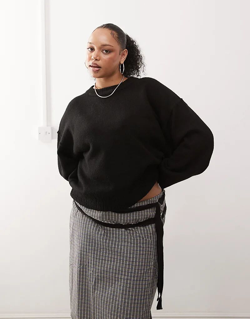 Джемпер COLLUSION Plus с круглым вырезом черного цвета
Джемпер COLLUSION Plus с круглым вырезом черного цвета