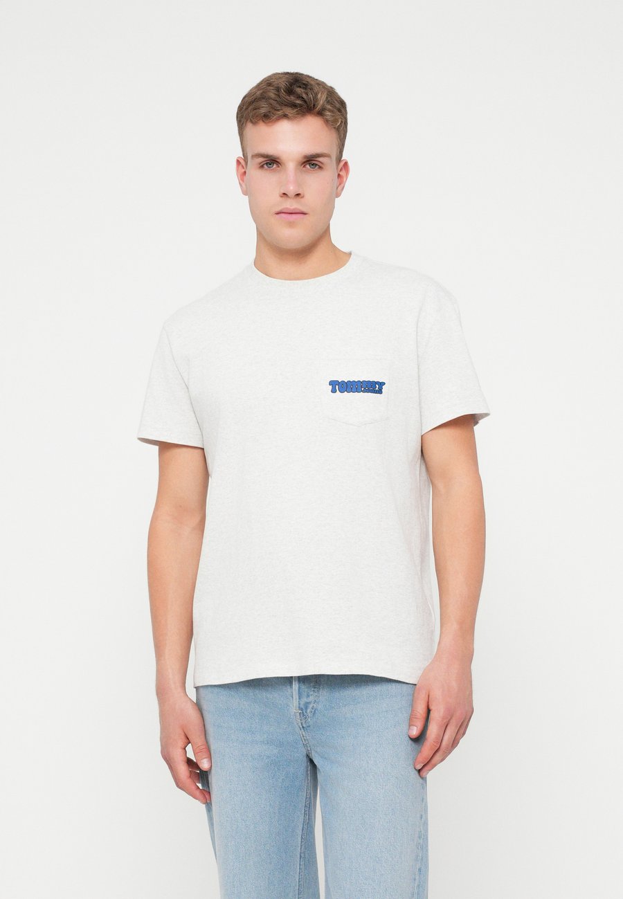 Футболка Tommy Jeans FONT PLAY, Grey Heather/Grey, Серый, Футболка Tommy Jeans FONT PLAY, Grey Heather/Grey
Футболка Tommy Jeans FONT PLAY, Grey Heather/Grey, Серый, Футболка Tommy Jeans FONT PLAY, Grey Heather/Grey